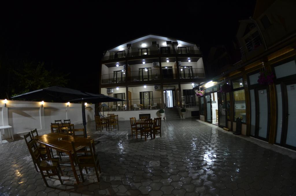 Razvan Holiday Costinesti Esterno foto