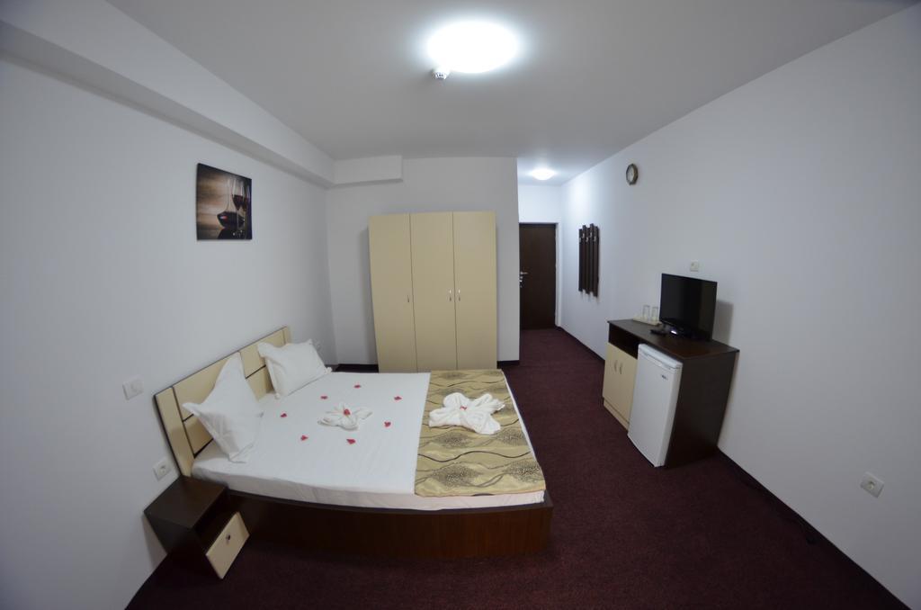 Razvan Holiday Costinesti Esterno foto